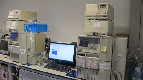 Lab 2: High Performance Liquid Chromatography .